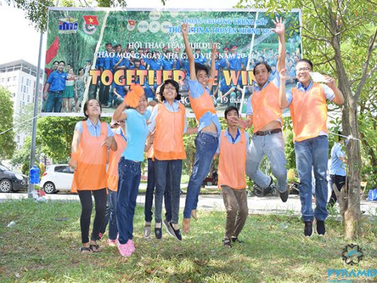 pyramid-teambuilding