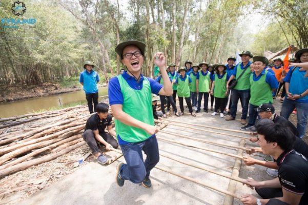 pyramid-teambuilding