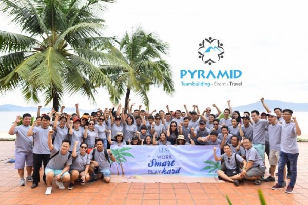 pyramid-teambuilding