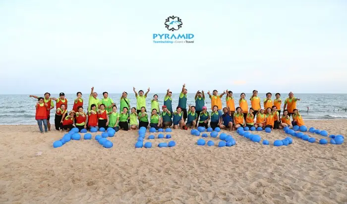 pyramid-teambuilding