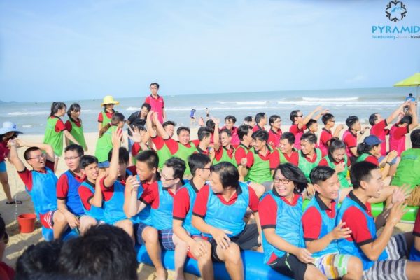 pyramid-teambuilding