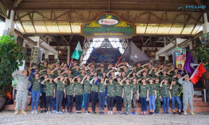 pyramid-teambuilding