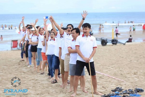 pyramid-teambuilding