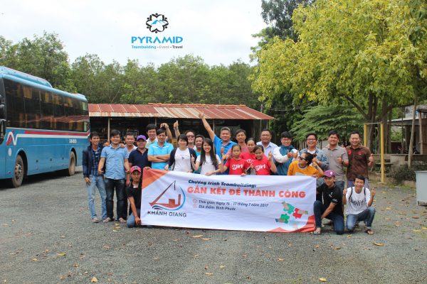 pyramid-teambuilding